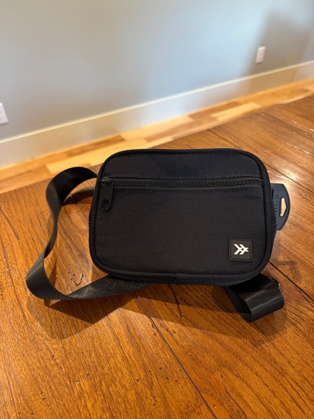 Thread Wallets Black Crossbody Bag